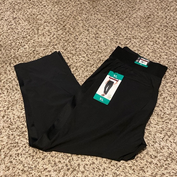 Kirkland Signature Pants - Brand new ladies’ ankle pant